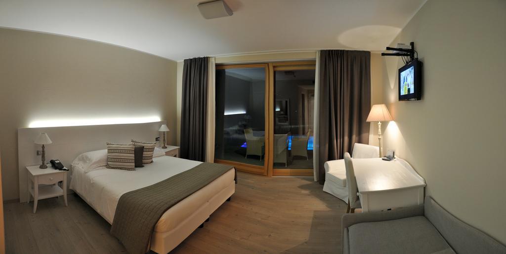 Tullio Hotel กราเวโดนา ภายนอก รูปภาพ